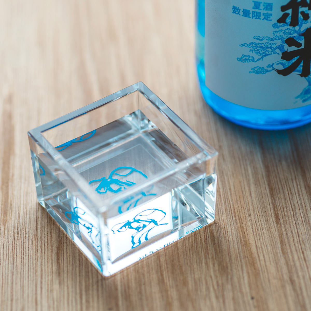 アクリル5勺枡（イラスト：マメイケダ） – 多胡本家酒造場